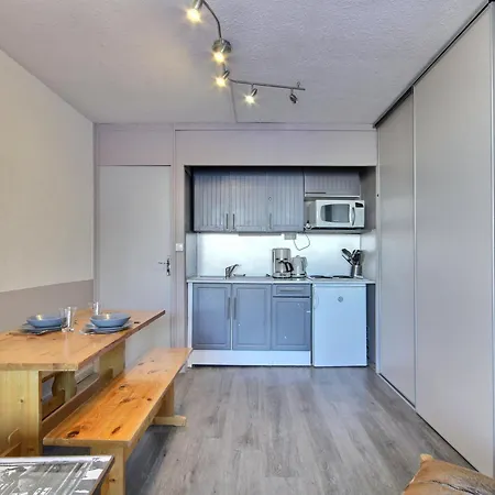 Apartment Avec Balcon Et Vue Mont-blanc, A 50m Des Pistes - Fr-1-455-131 La Plagne
