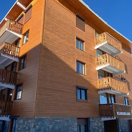 Apartment Avec Balcon Et Vue Mont-blanc, A 50m Des Pistes - Fr-1-455-131 *